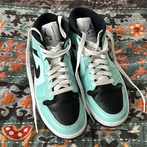 Nike Women’s Air Jordan - 1 Mid Aqua Black Size 8